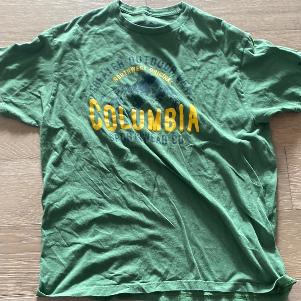 Columbia Men's Green T-Shirt